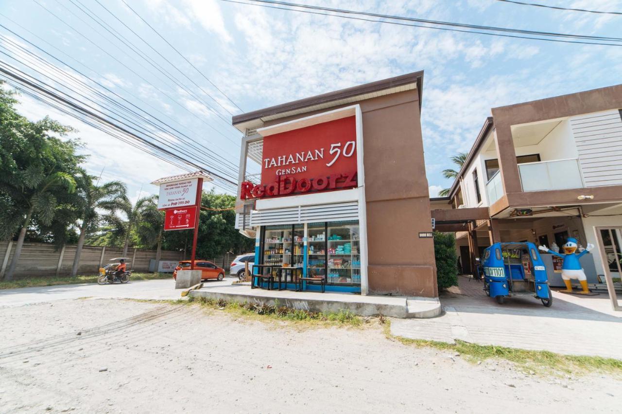 Hotel Reddoorz @ Aparente Gensan General Santos City Esterno foto